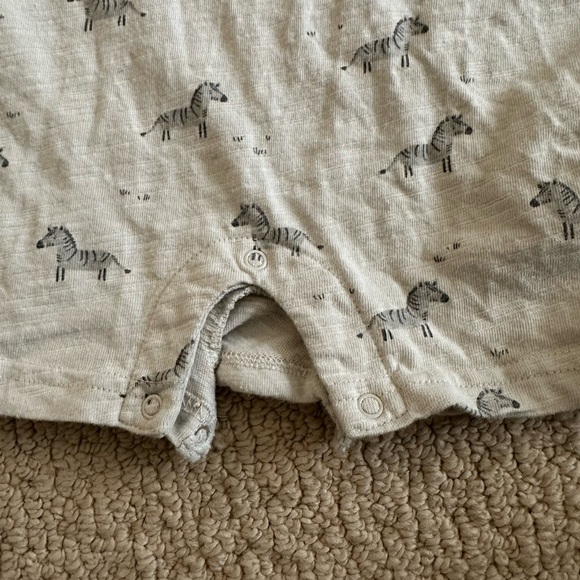 Rylee & Cru baby boy romper - Picture 2 of 3